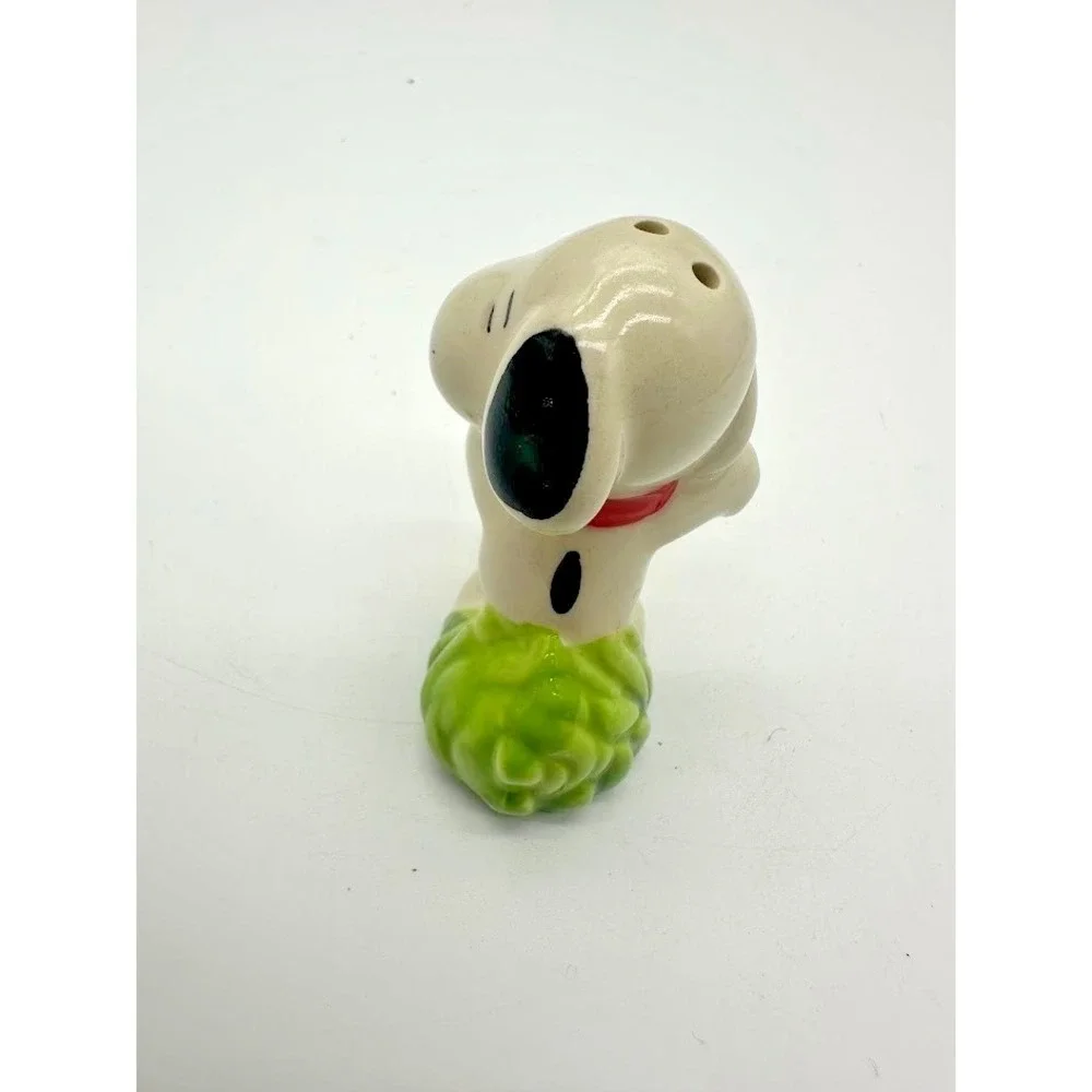Vintage Snoopy Ceramic Salt Shaker Peanuts Character Rare Collector Piece